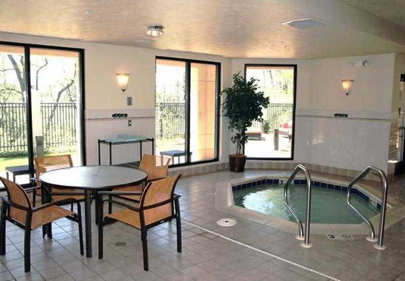 Courtyard By Marriott Traverse City Létesítmények fotó